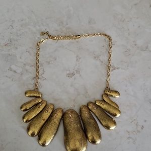 Statement necklace oval shape